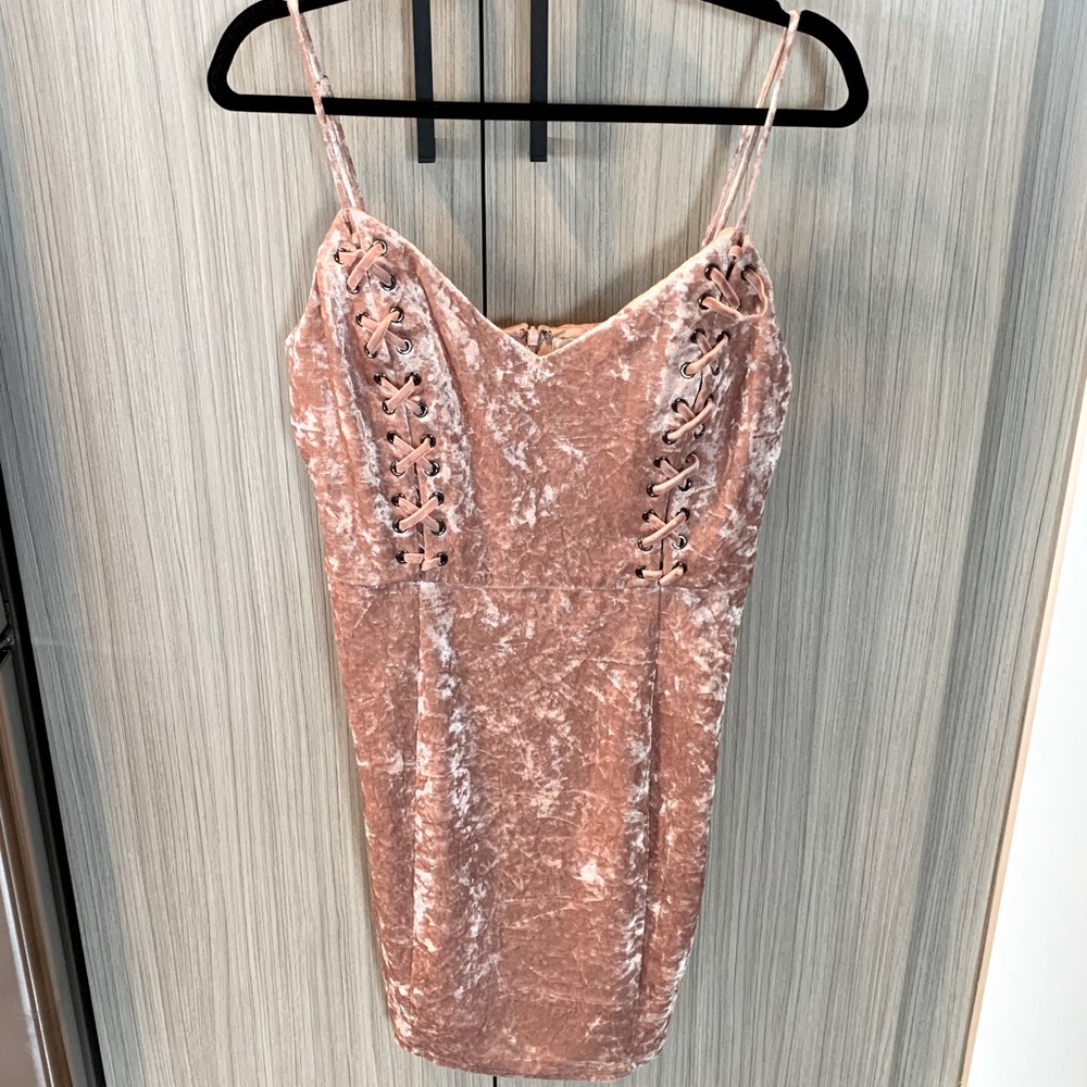 Guess GORGEOUS Velvet Blush Pink Dress with Lace-up Details - Size Large